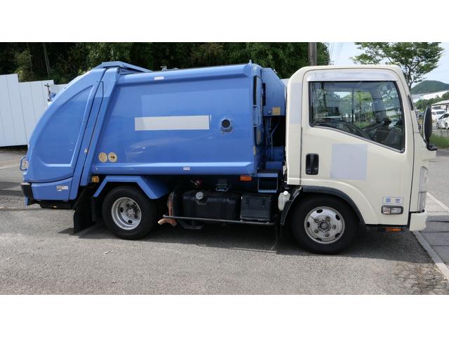 2011 Isuzu Elf – thumbnail 4