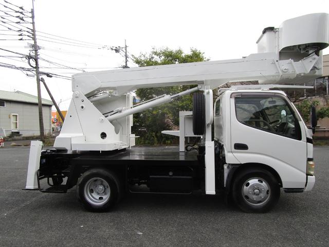 2005 Hino Dutro – thumbnail 4