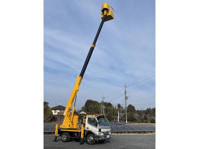 2010 Hino Dutro – thumbnail 2