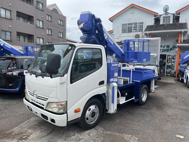 2011 Hino Dutro – thumbnail 3