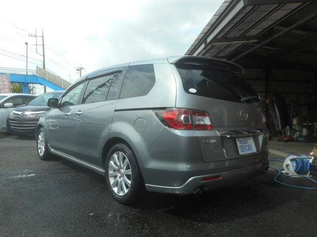 2011 Mazda MPV – thumbnail 4