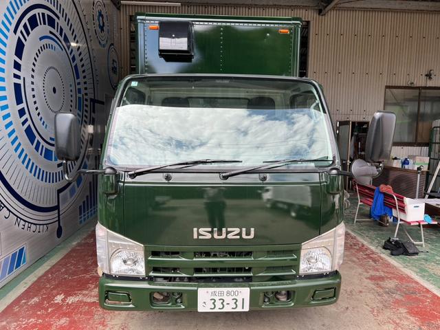 2011 Isuzu Elf – thumbnail 2