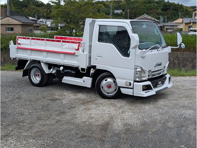 2011 Isuzu Elf – thumbnail 2