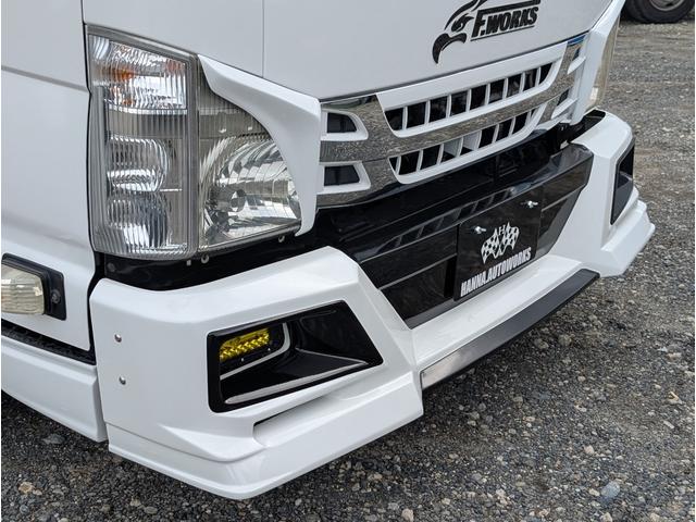 2011 Isuzu Elf – thumbnail 3