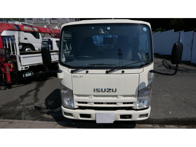 2011 Isuzu Elf – thumbnail 2