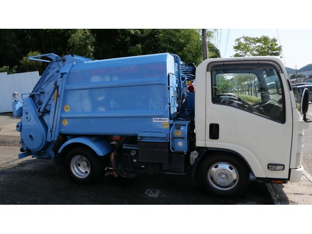 2011 Isuzu Elf – thumbnail 4