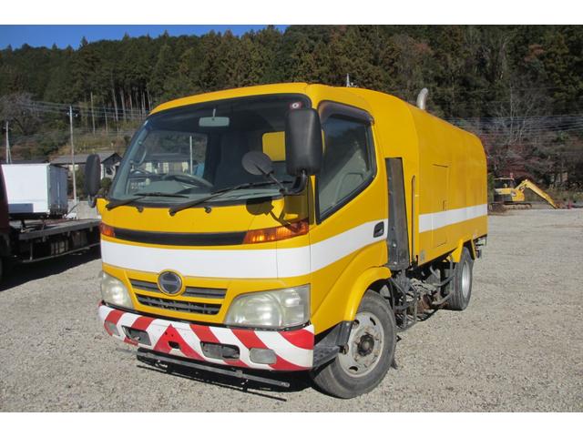 2010 Hino Dutro – thumbnail 2