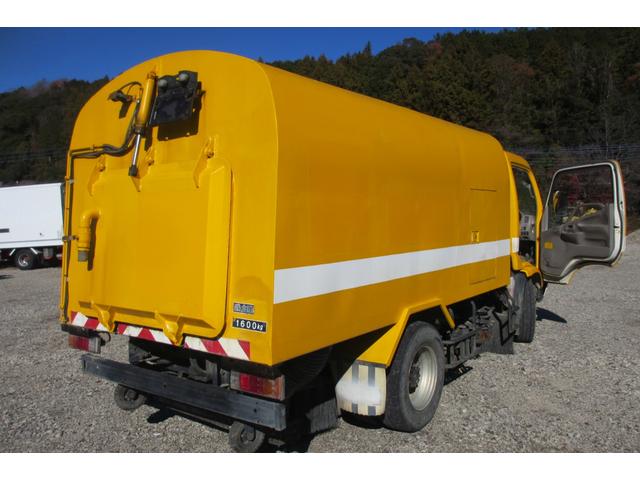 2010 Hino Dutro – thumbnail 3