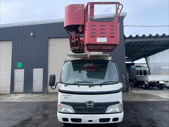 2010 Hino Dutro – thumbnail 2