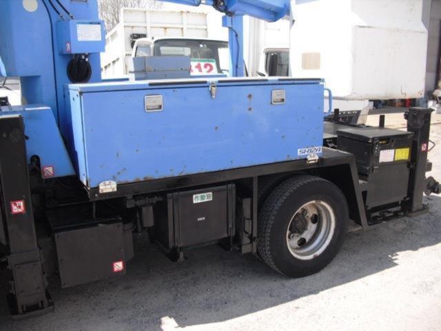 2010 Hino Dutro – thumbnail 3