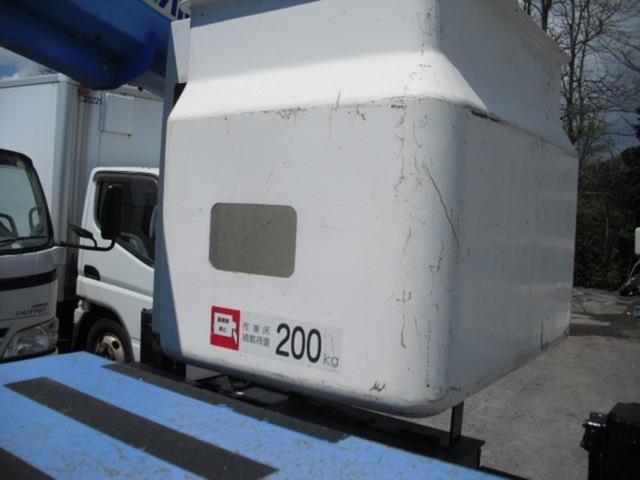 2010 Hino Dutro – thumbnail 4