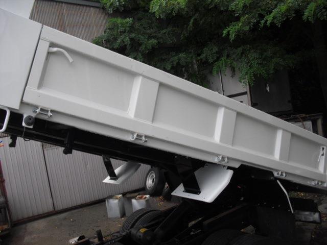 2009 Hino Dutro – thumbnail 3