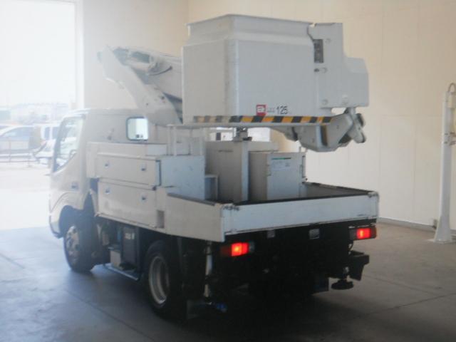 2006 Hino Dutro – thumbnail 4