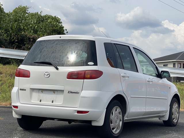 2003 Mazda Demio – thumbnail 2