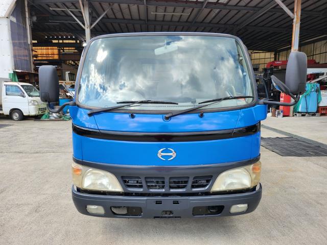 2004 Hino Dutro – thumbnail 3