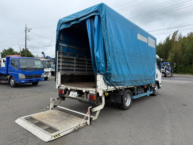 2009 Isuzu Elf – thumbnail 3