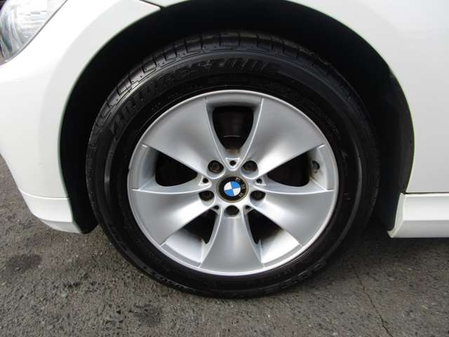 2010 BMW 3 Series – thumbnail 2