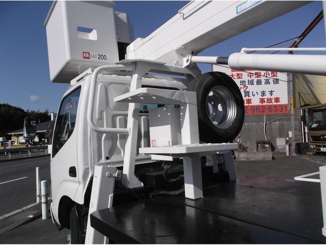 2005 Hino Dutro – thumbnail 4