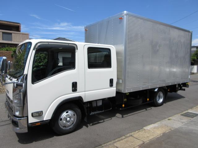 2010 Isuzu Elf – thumbnail 2