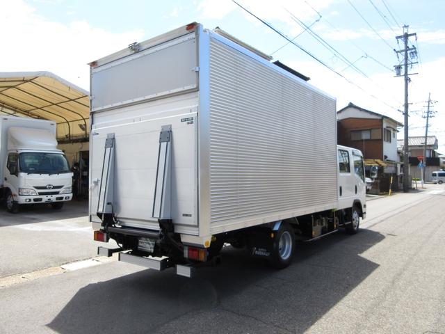 2010 Isuzu Elf – thumbnail 4