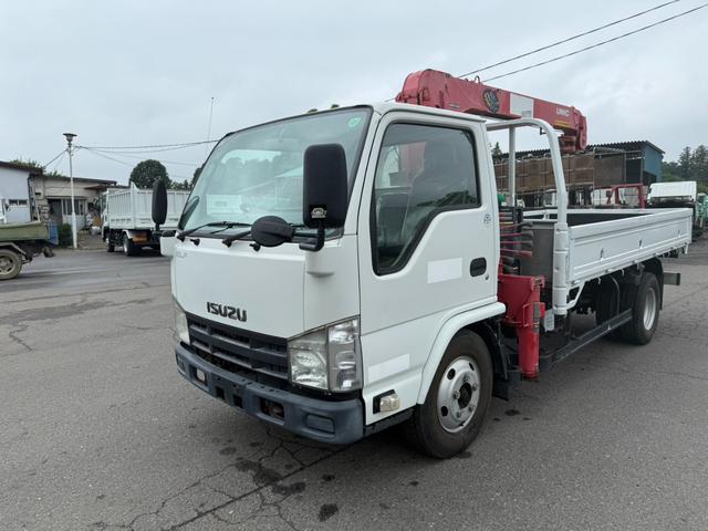 2011 Isuzu Elf – thumbnail 3