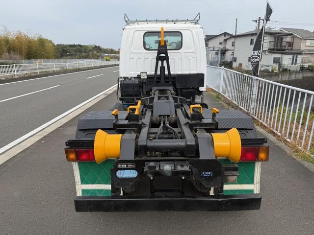2003 Isuzu Elf – thumbnail 4