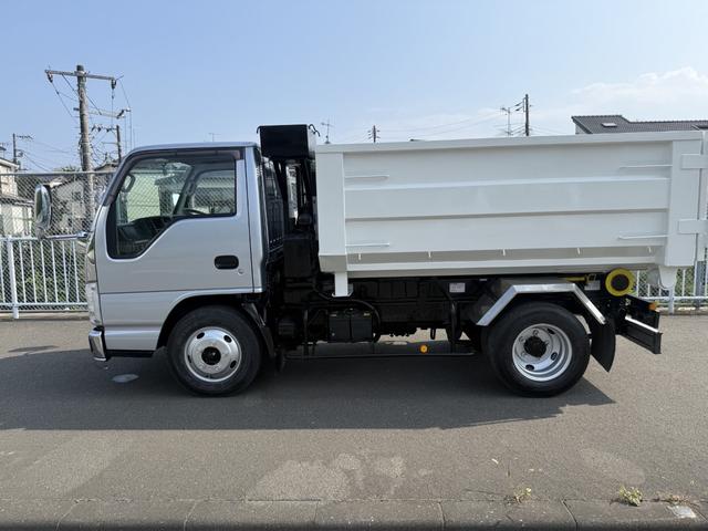 2008 Isuzu Elf – thumbnail 4