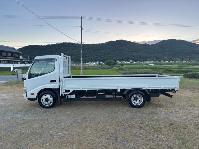 2010 Hino Dutro – thumbnail 4