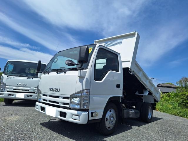 2010 Isuzu Elf – thumbnail 2