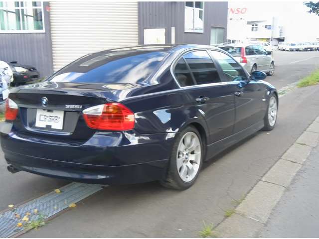 2005 BMW 3 Series – thumbnail 4