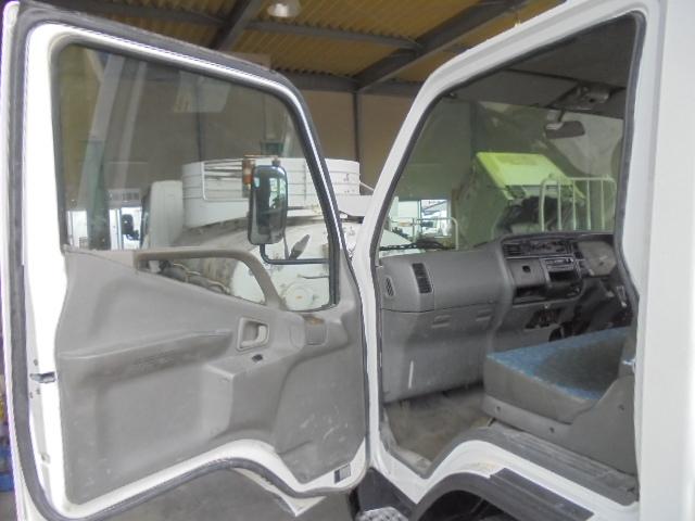 2001 Mitsubishi Fuso Canter – thumbnail 3