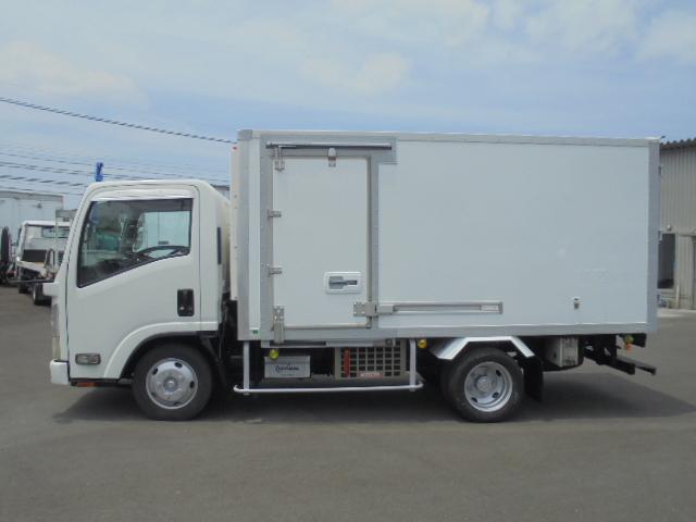 2009 Isuzu Elf – thumbnail 2
