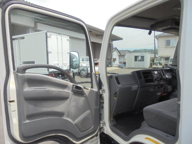 2009 Isuzu Elf – thumbnail 3