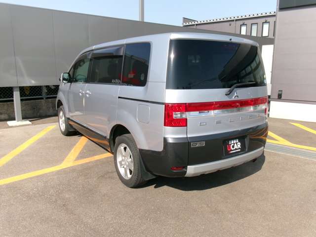 2009 Mitsubishi Delica D:5 – thumbnail 4