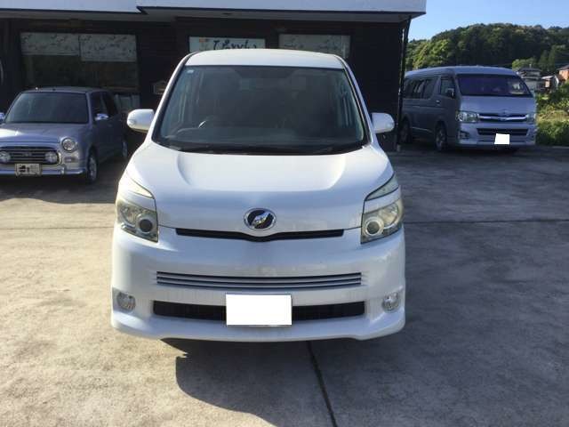 2008 Toyota Voxy – thumbnail 2