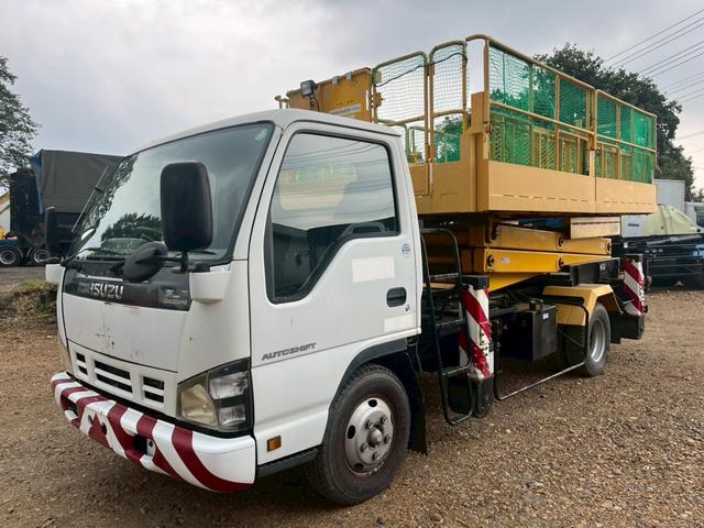 2005 Isuzu Elf