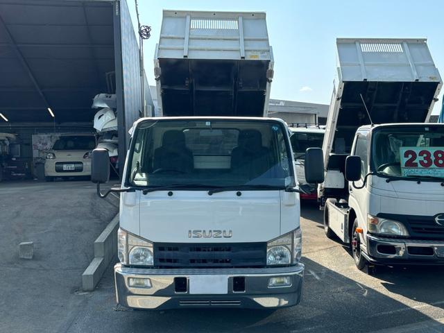 2011 Isuzu Elf – thumbnail 2