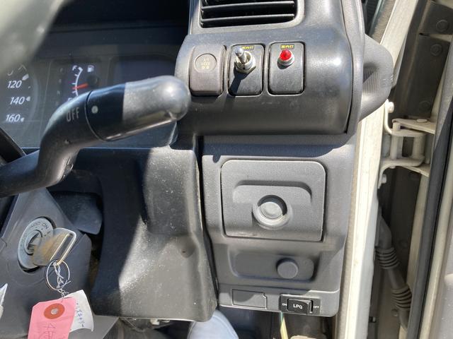 2006 Isuzu Elf – thumbnail 3