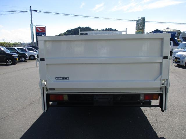 2010 Hino Dutro – thumbnail 4