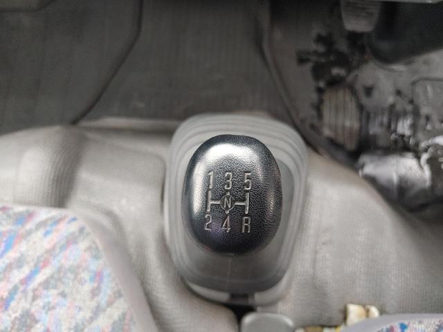 2004 Isuzu Elf – thumbnail 3