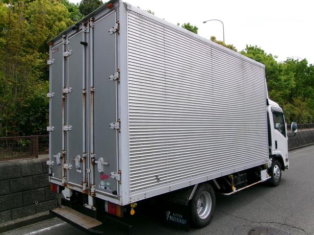 2009 Isuzu Elf – thumbnail 3