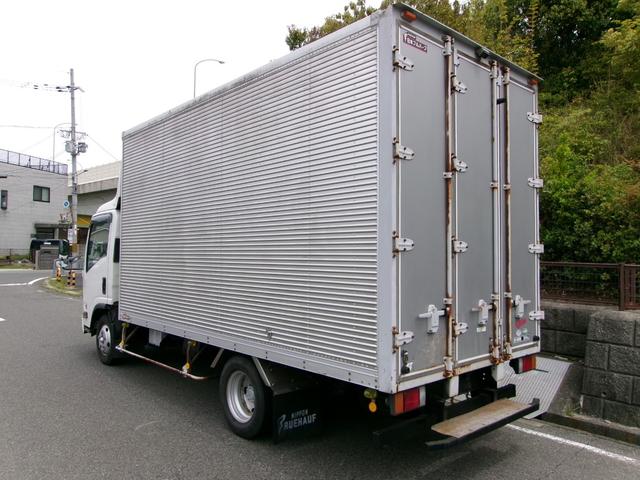 2009 Isuzu Elf – thumbnail 4