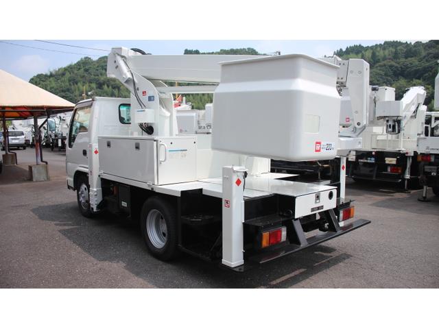 2008 Isuzu Elf – thumbnail 4
