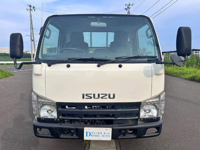 2011 Isuzu Elf – thumbnail 2