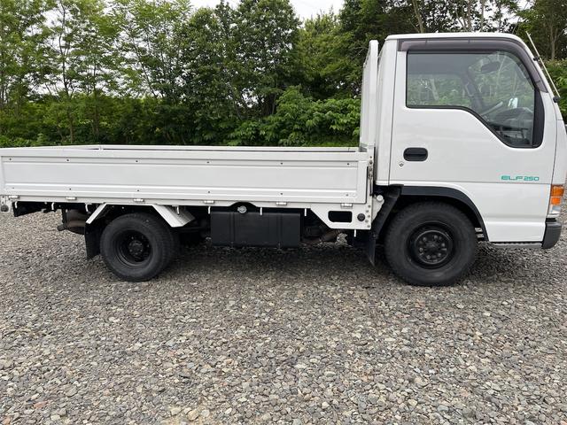 1997 Isuzu Elf – thumbnail 4