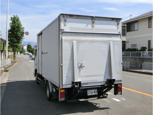 2004 Isuzu Elf – thumbnail 4