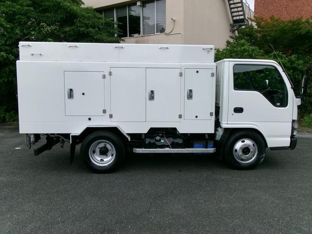 2005 Isuzu Elf – thumbnail 4