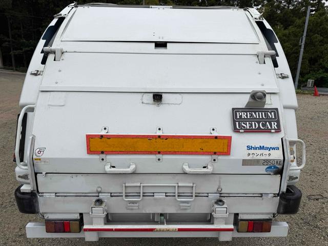 2010 Mitsubishi Fuso Canter – thumbnail 3
