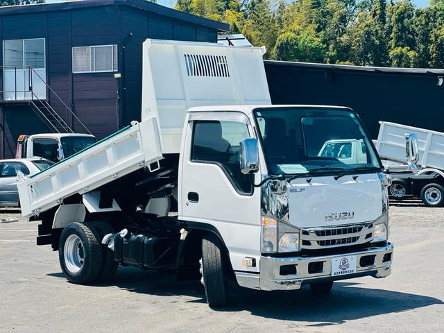 2011 Isuzu Elf – thumbnail 2