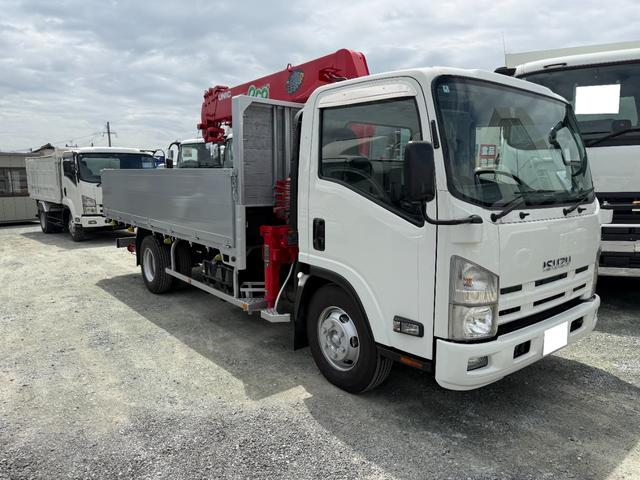 2011 Isuzu Elf – thumbnail 2